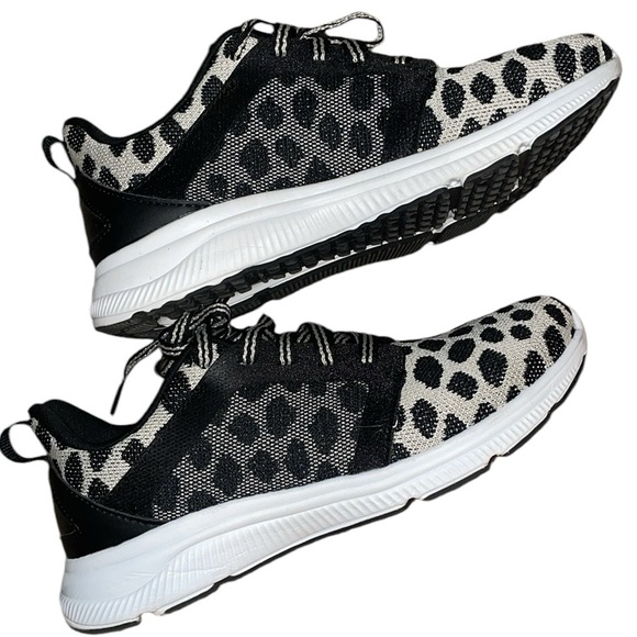 Women’s Animal Print Sneakers w/Memory Foam. - Picture 4 of 7
